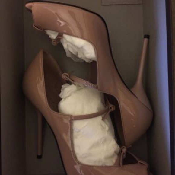 Gucci 4.5 inch pumps size 38 (7.5), patent-leather nude - Picture 2 of 5